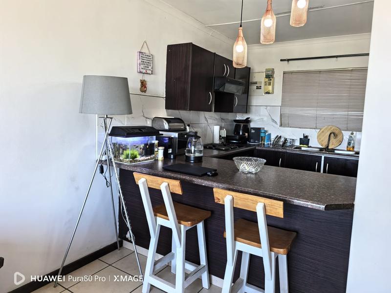 2 Bedroom Property for Sale in Heiderand Western Cape